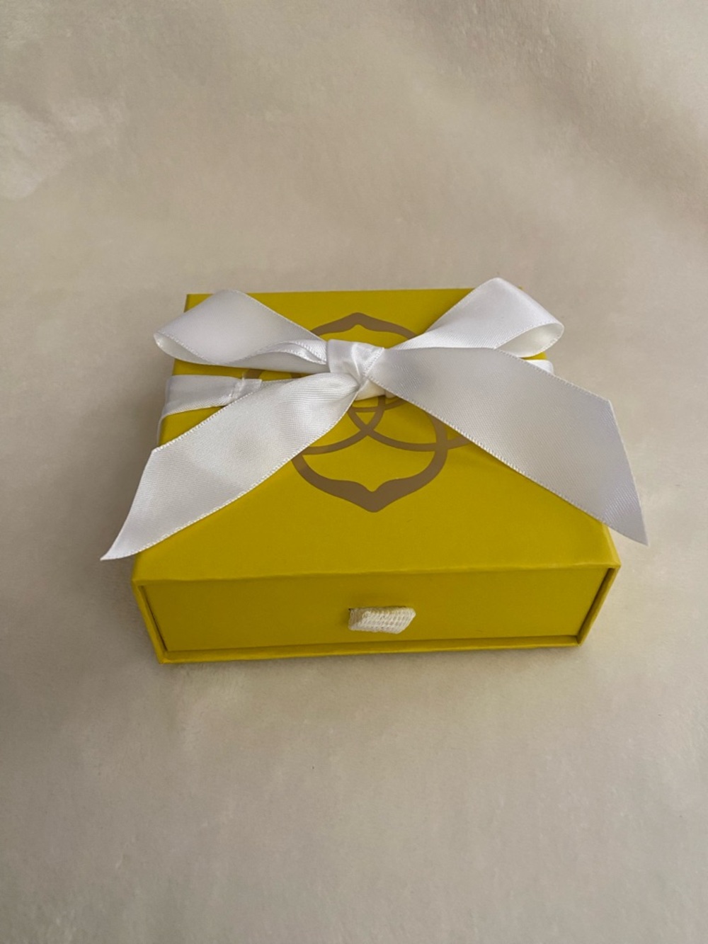 Kendra Scott Gift Box